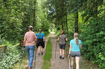 Nordic Walking bei OptimaMed in Bad Wimsbach